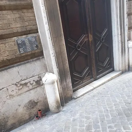 Vanvitelli Aparthotel 2*